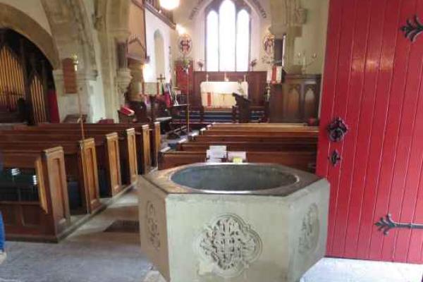 South Newton, St.Andrew's - Font