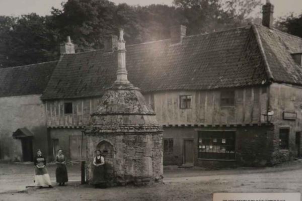 Walsingham, Village Pump (historical)