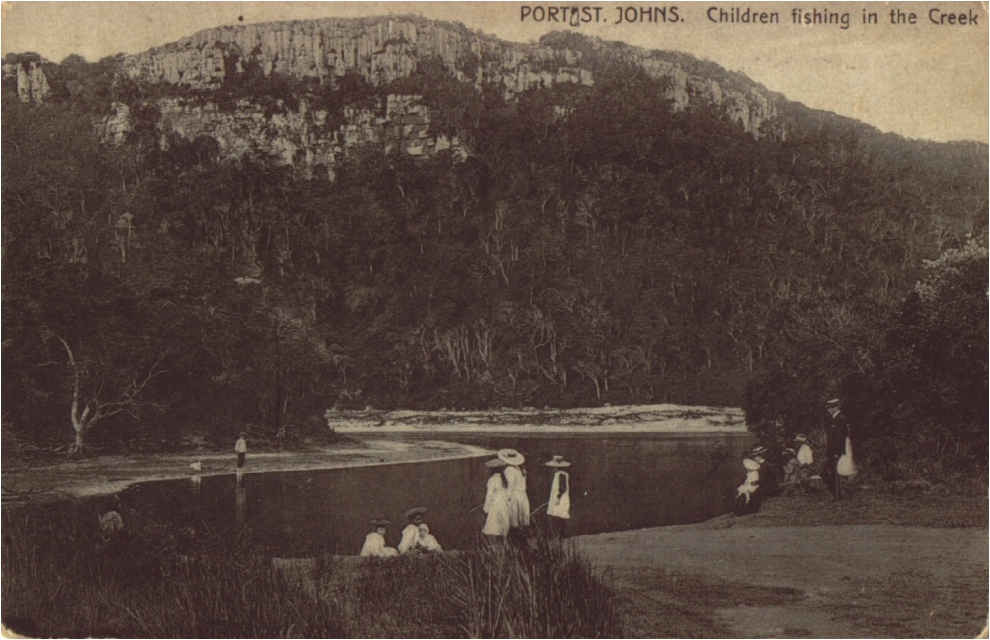 Port St Johns - Children fishing in the creek