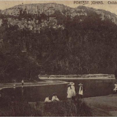 Port St Johns - Children fishing in the creek