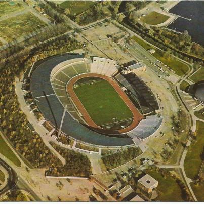 Hannover_ Das umgebaute Niedersachsenstadion und das Stadionbad