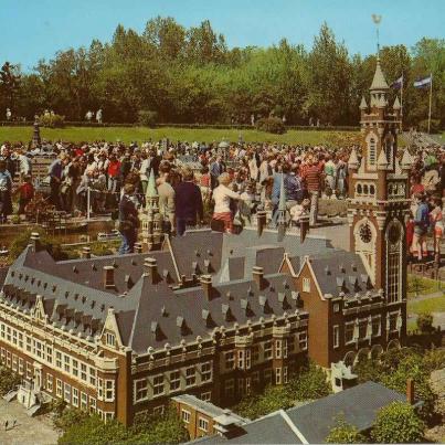Den Haag ('S. Gravenhage), Madurodam - is a miniature park.